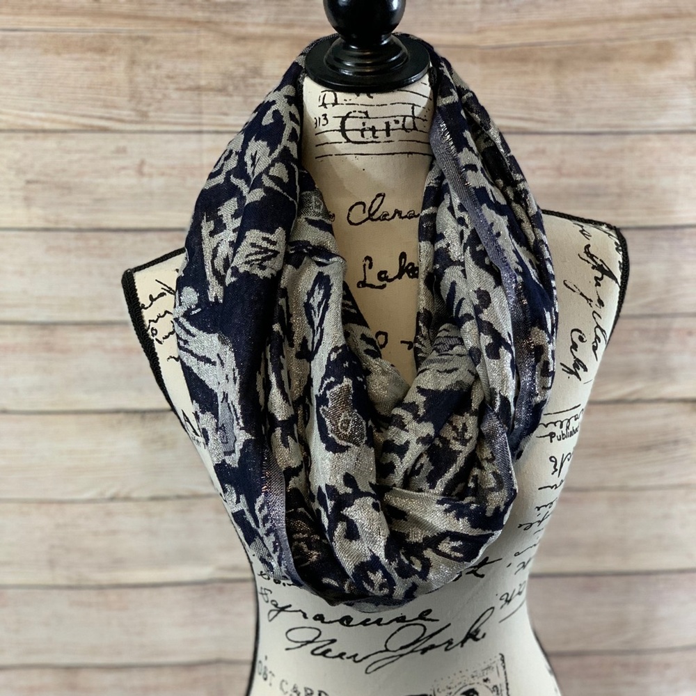 Cajon Infinity Scarf Birds on Branches
